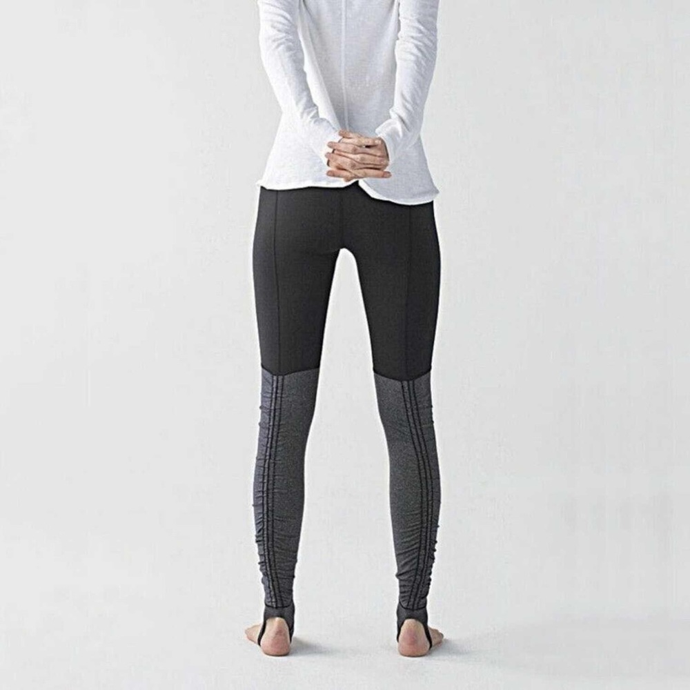 Lululemon special edition Wunder Under Stirrup size 4